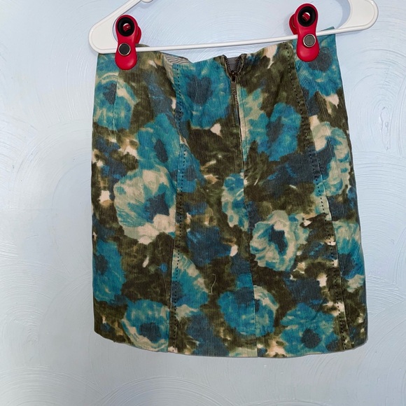 Women’s Size 8 Anthropologie(Postmark Calabria) Corduroy Floral Mini Skirt - Picture 5 of 5
